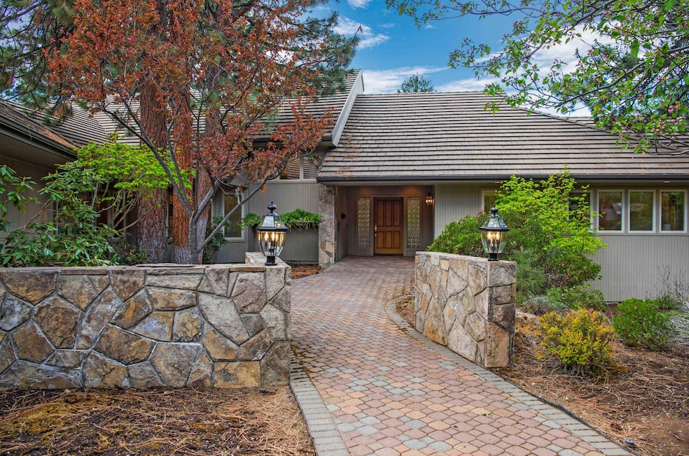 20165 Red Sky Ln, Bend, OR 97702 - photo 1