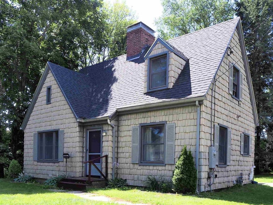 1072 Maplewood Ave, Portsmouth, NH 03801 - photo 1