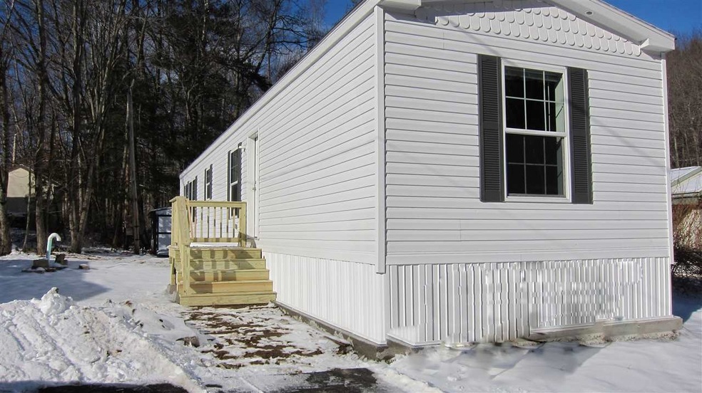 40 Old Cart Rd, Raymond, NH 03077 - photo 1