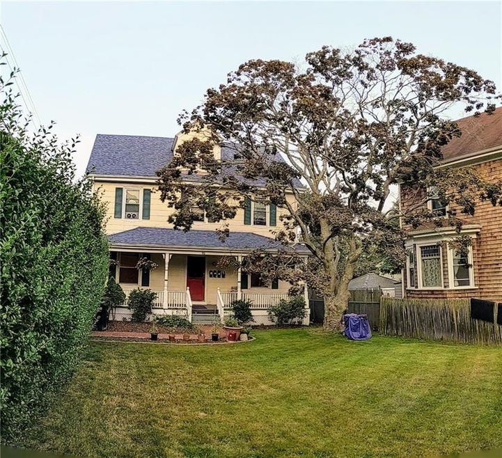 90 Gibbs Ave unit 4, Newport, RI 02840 - photo 1