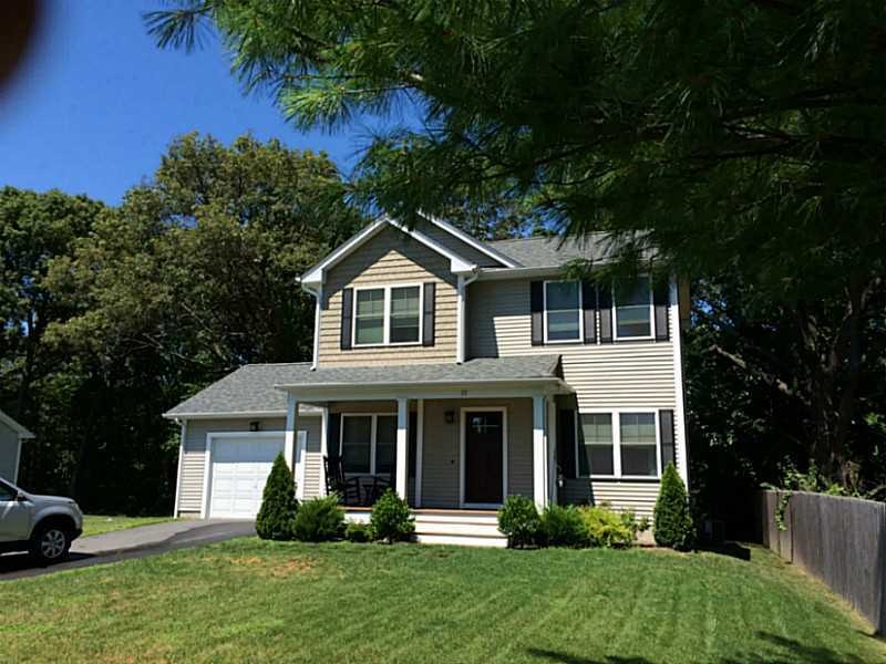 77 Lufkin Ct, Warwick, RI 02888 - photo 1
