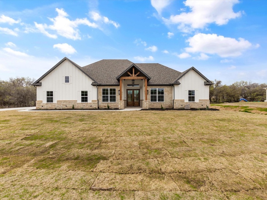 1020 Hennesay Park, Springtown, TX 76082 - photo 1