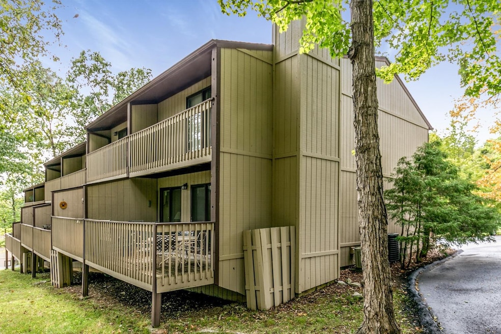 1015 Hancock Cir unit 20, Harrodsburg, KY 40330 - photo 1