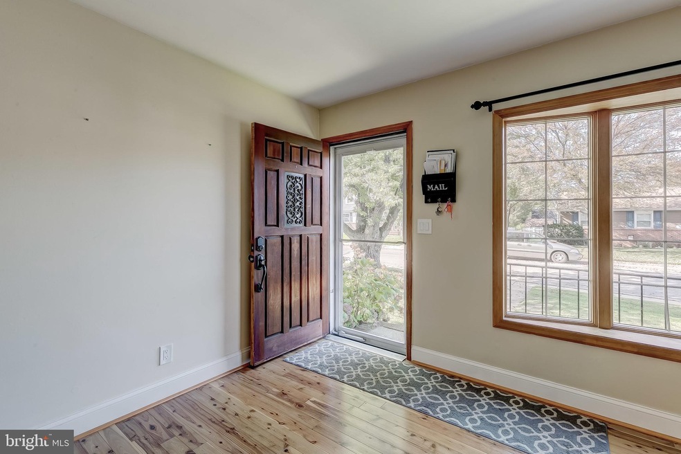 271 Kenwood Rd, Pasadena, MD 21122 - photo 1