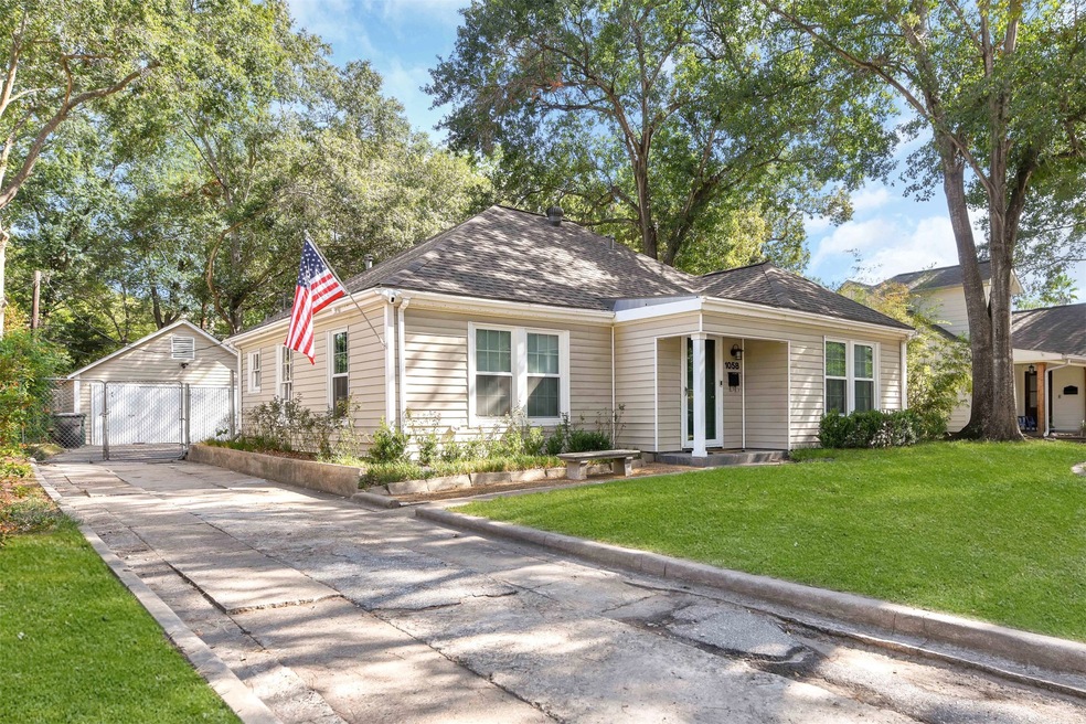 1058 W 43rd St, Houston, TX 77018 - photo 1