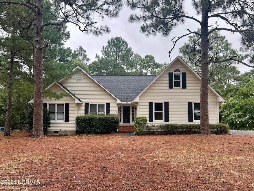 102 Seminole Ct, Seven Lakes, NC 27376 - photo 1