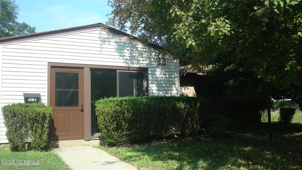 137 Amberly Dr unit E, Manalapan, NJ 07726 - photo 1