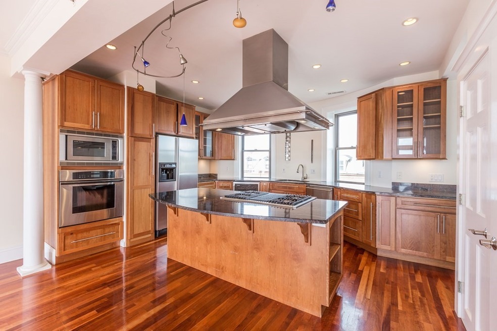 181 Webster St unit 4, Boston, MA 02128 - photo 1