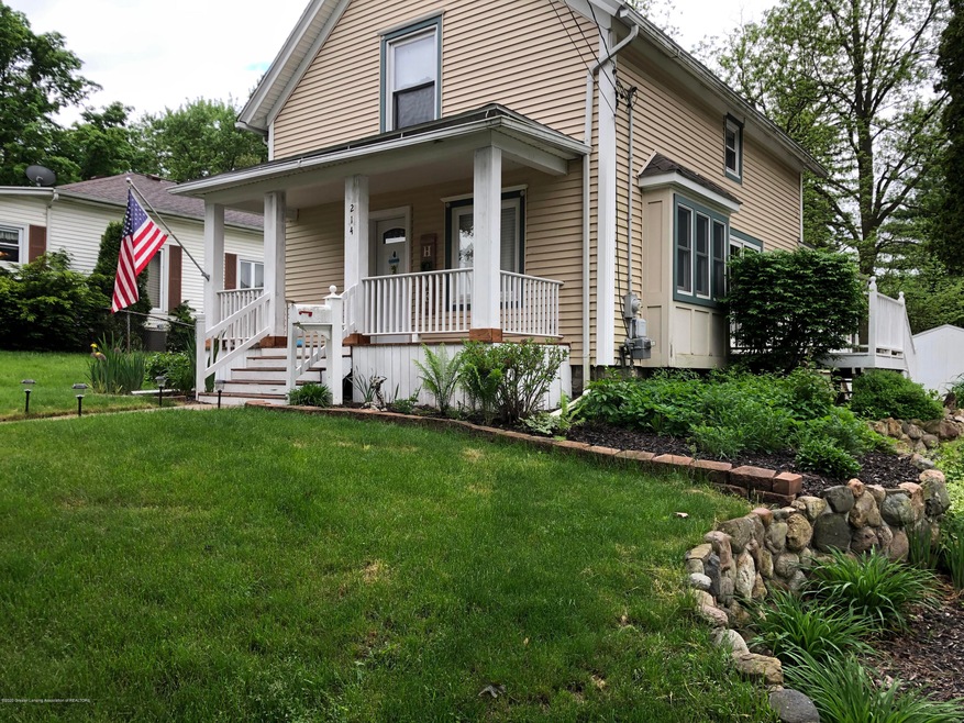 214 Maple St, Grand Ledge, MI 48837 - photo 1