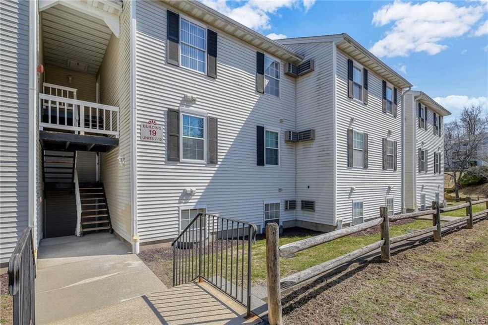 19 Lexington Hill unit 7, Harriman, NY 10926 - photo 1