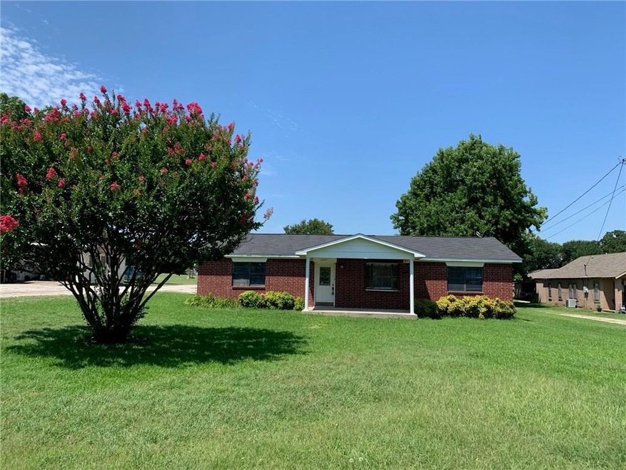 1209 N Highway 287, Decatur, TX 76234 - photo 1