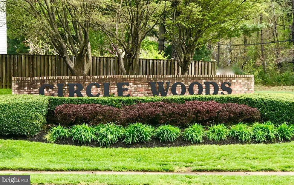 3022 Hickory Grove Ct, Fairfax, VA 22031 - photo 1