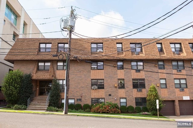 20 W Harriet Ave unit 4, Palisades Park, NJ 07650 - photo 1