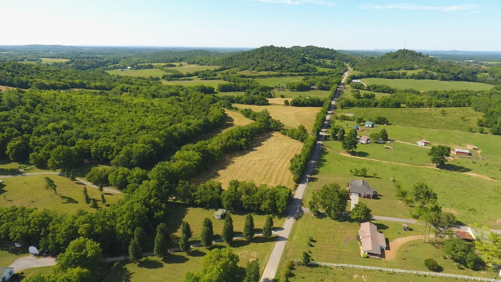 1 Hawthorne Hill Rd, Shelbyville, TN 37160 - photo 1