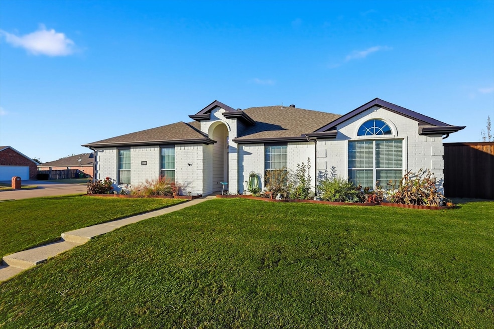 850 Mellanie Ct, Celina, TX 75009 - photo 1