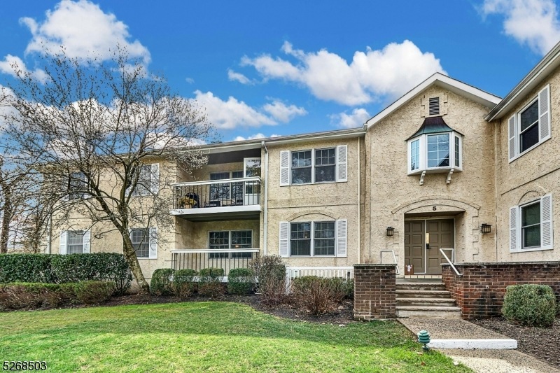 5 Heritage Dr unit I, Chatham, NJ 07928 - photo 1