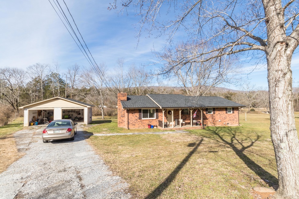 566 Forest Dr