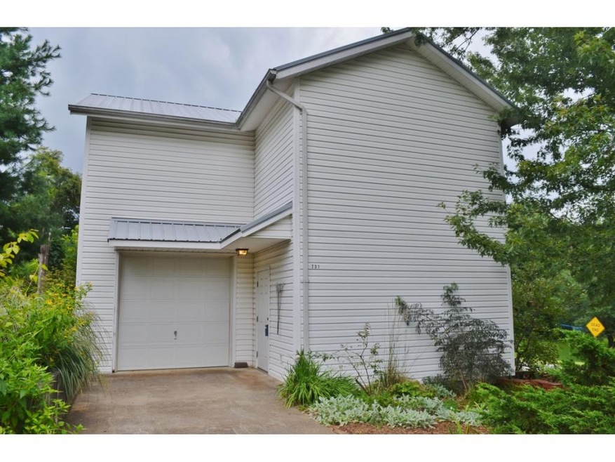 731 E Maple St, Johnson City, TN 37601 - photo 1