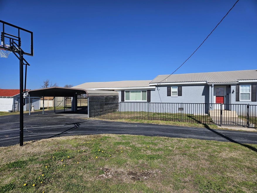 926 Plainview Rd, Sherman, TX 75092 - photo 1