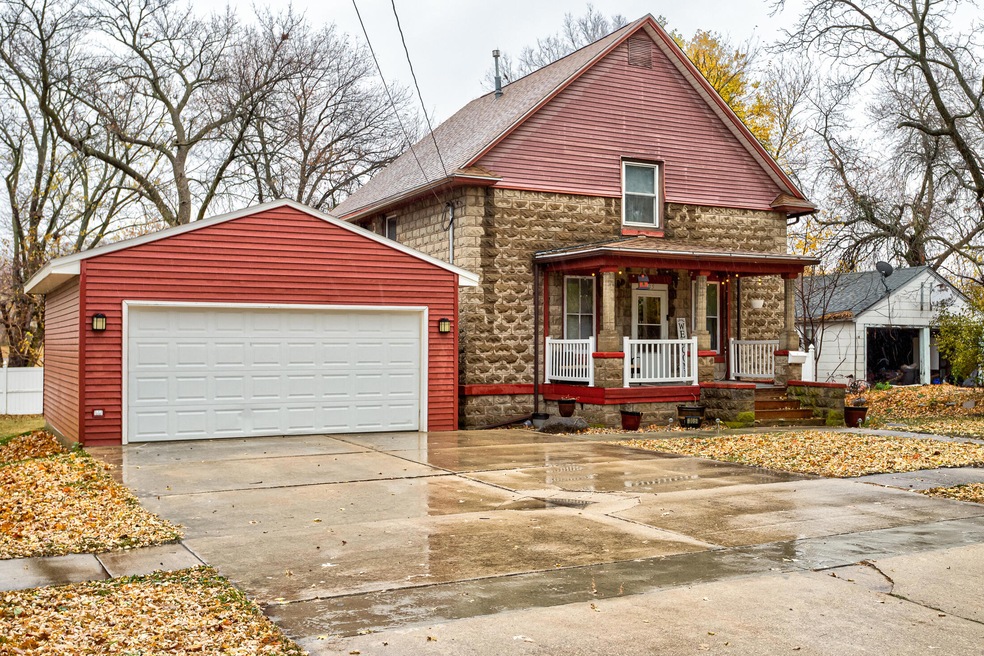 Front305 10th N Humboldt