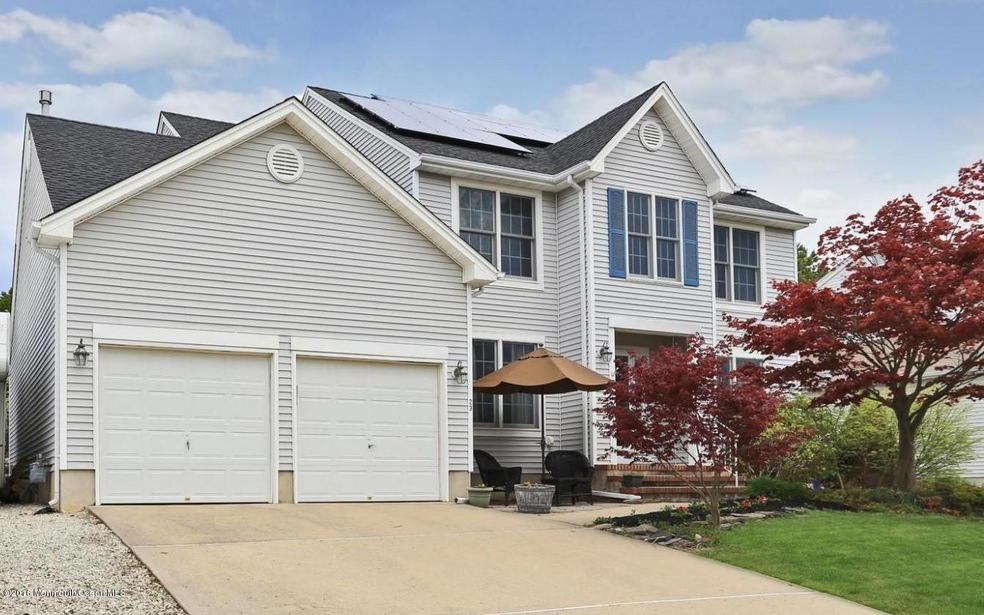 Desirable Deer Lake Manor