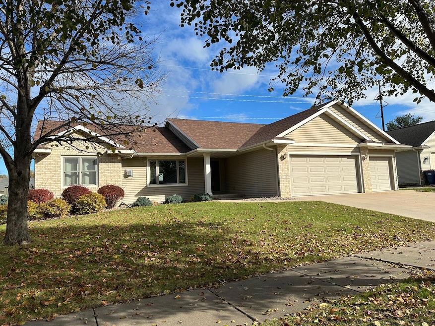 1545 Birka Ln, Onalaska, WI 54650 - photo 1