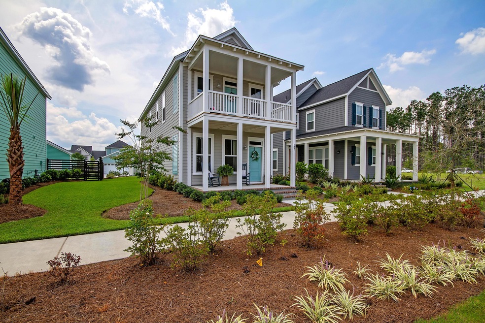 137 Midtown Ave, Summerville, SC 29486 - photo 1