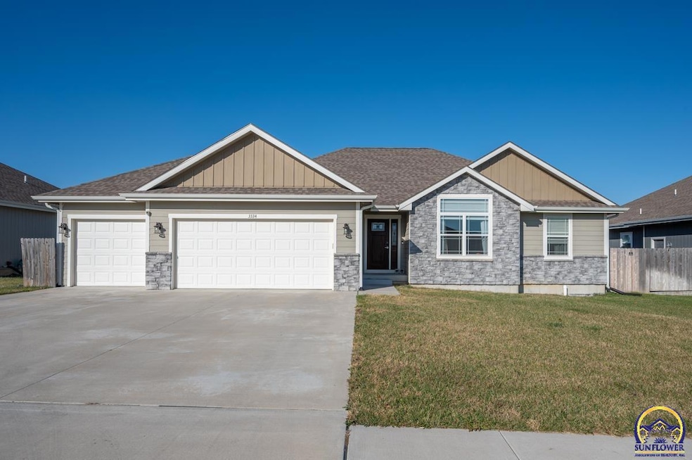 3334 SW 43rd St, Topeka, KS 66610 - photo 1