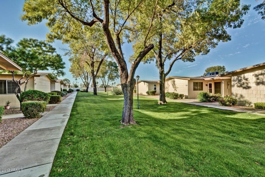 10821 W Santa fe Dr, Sun City, AZ 85351 - photo 1