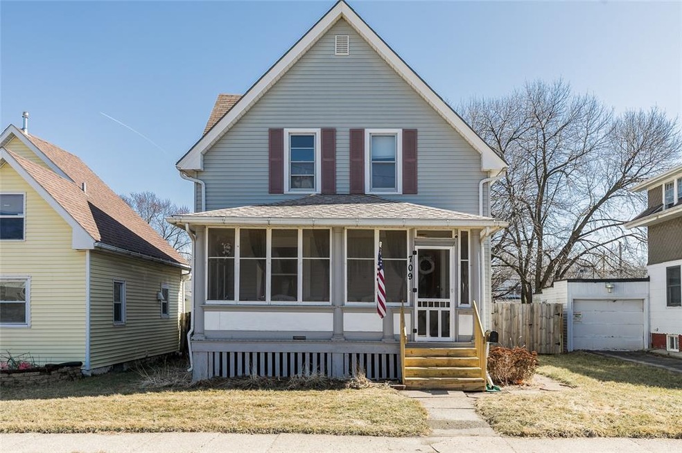 709 9th St SW, Cedar Rapids, IA 52404 - photo 1
