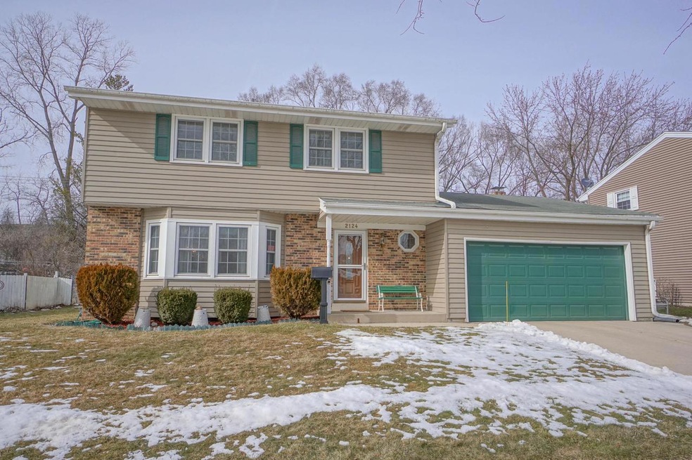 2124 Empire Dr, Waukesha, WI 53186 - photo 1