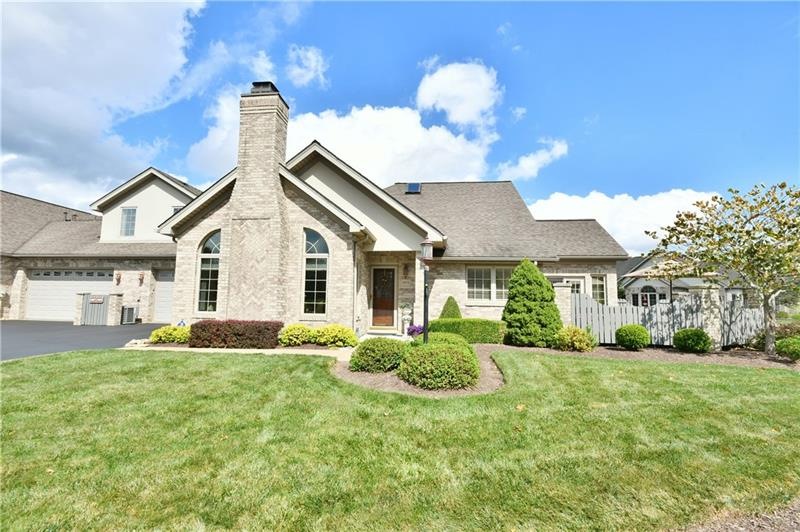 Lovely Nevillewood Golf Course Community carriage 