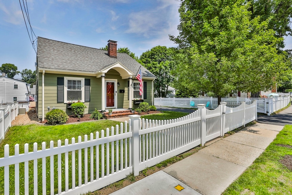 10 Hemenway St, Methuen, MA 01844 - photo 1