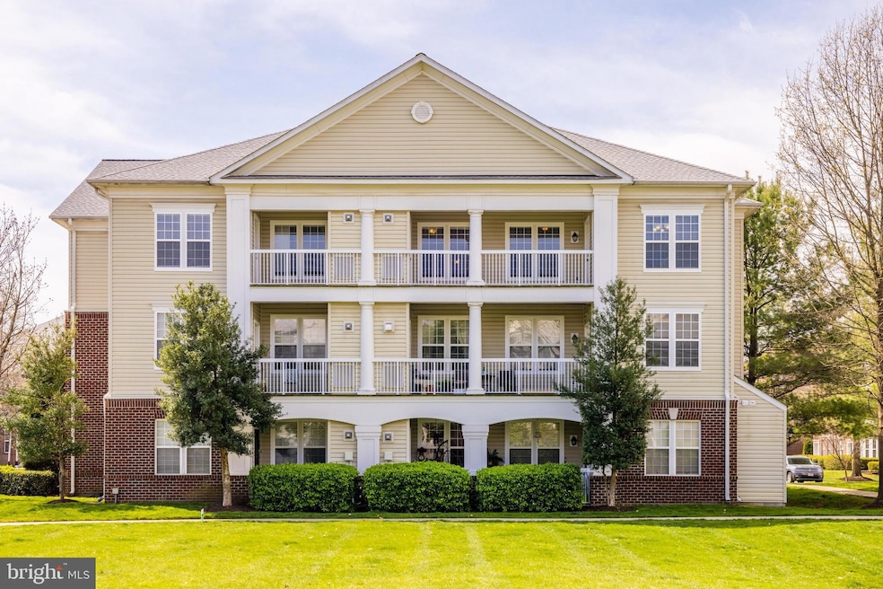 42446 Mayflower Terrace unit 303, Ashburn, VA 20148 - photo 1