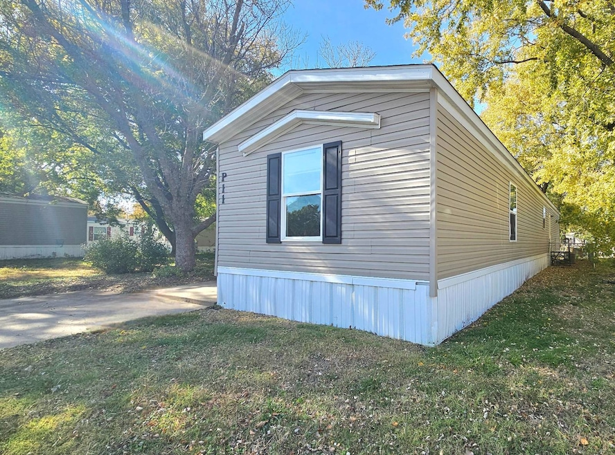 2320 E Macarthur Rd unit P-11, Wichita, KS 67216 - photo 1