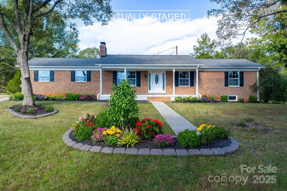 5613 Springs Rd, Conover, NC 28613 - photo 1