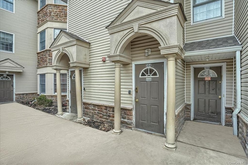 4 Horizon Ct unit 304, Monsey, NY 10952 - photo 1