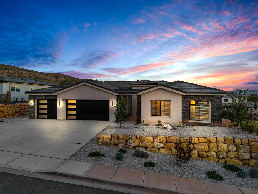 1044 E Corral Way Washington-large-002-0