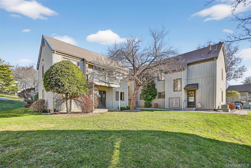 59 Sycamore Dr, Middletown, NY 10940 - photo 1