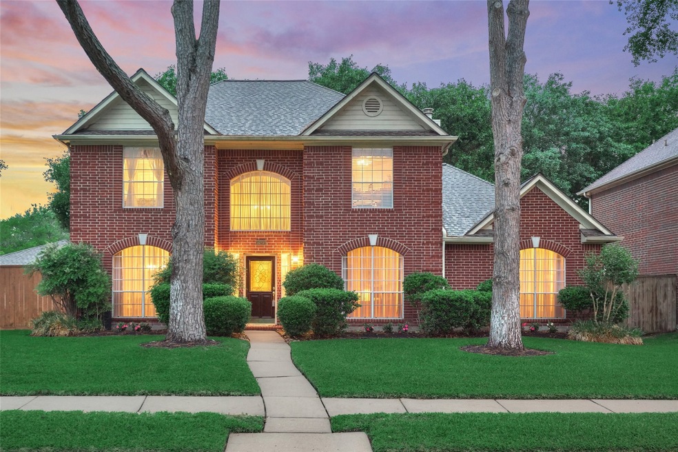 Welcome to 16202 Willowpark Drive in Lakewood Park.