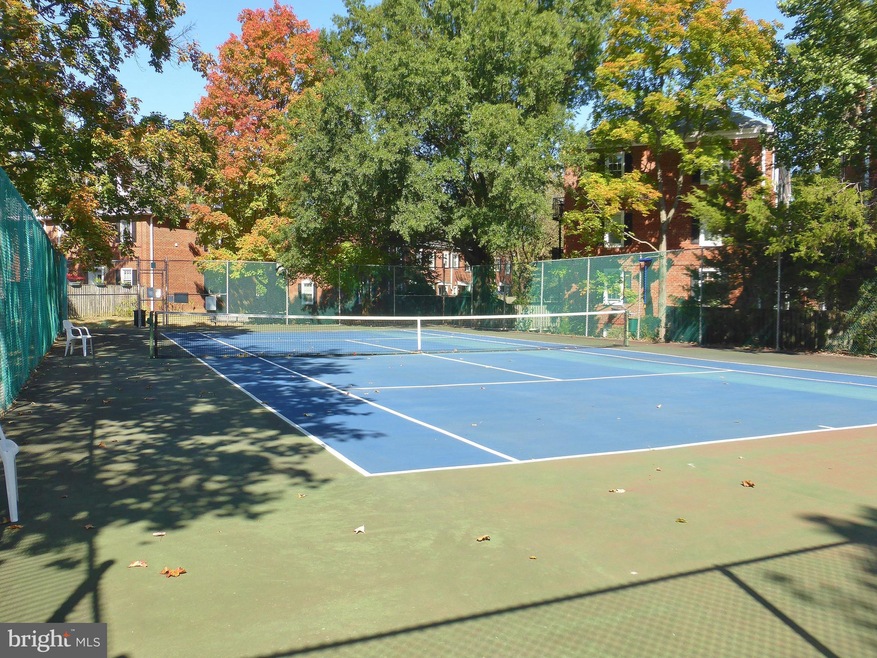 3043 S Columbus St unit B2, Arlington, VA 22206 - photo 1