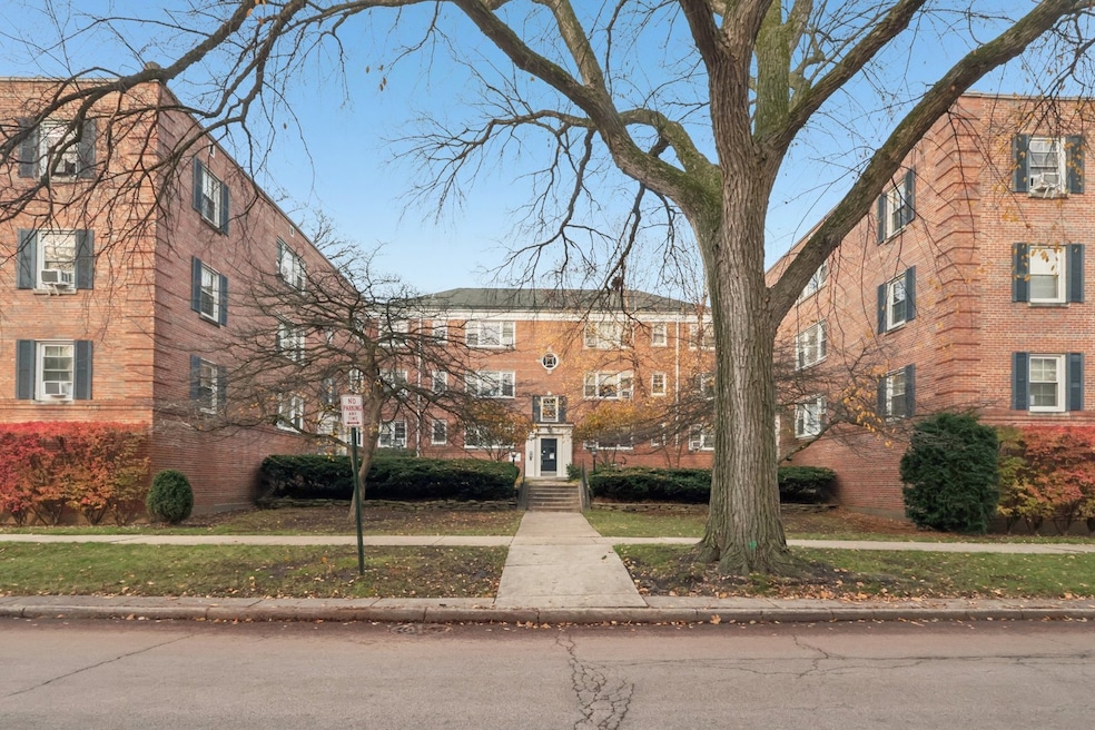 2602 Bennett Ave unit 3W, Evanston, IL 60201 - photo 1