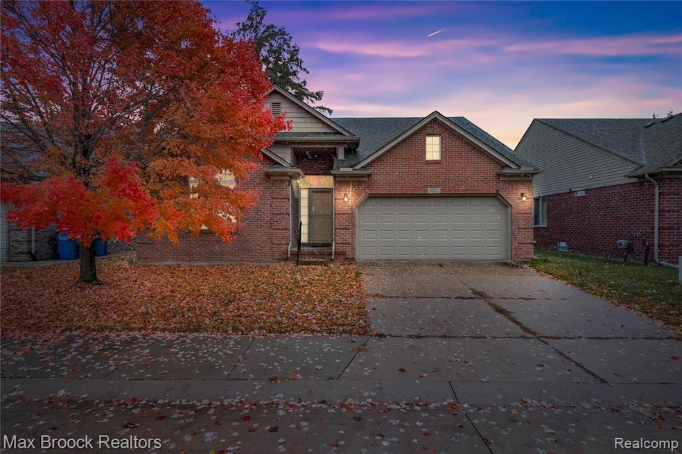 4852 Burberry Dr unit 212, Warren, MI 48092 - photo 1