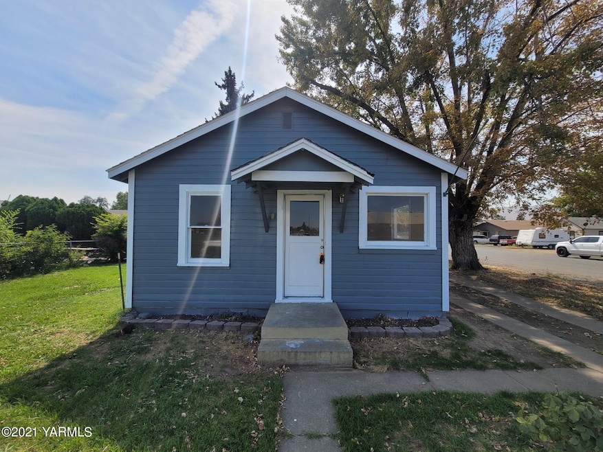 Exterior (002)