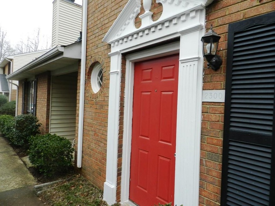 Walk, live and play in Avalon & Downtown Alpharett