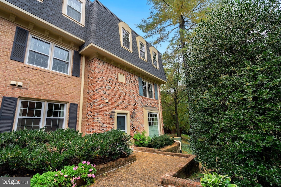 708 N Armistead St, Alexandria, VA 22312 - photo 1