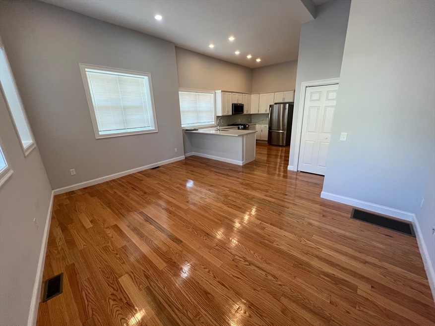 126 Cross St unit 2, Somerville, MA 02145 - photo 1