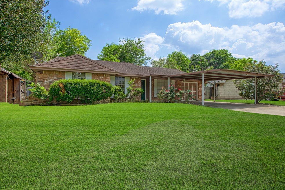 1135 Fruitvale Dr, Houston, TX 77038 - photo 1