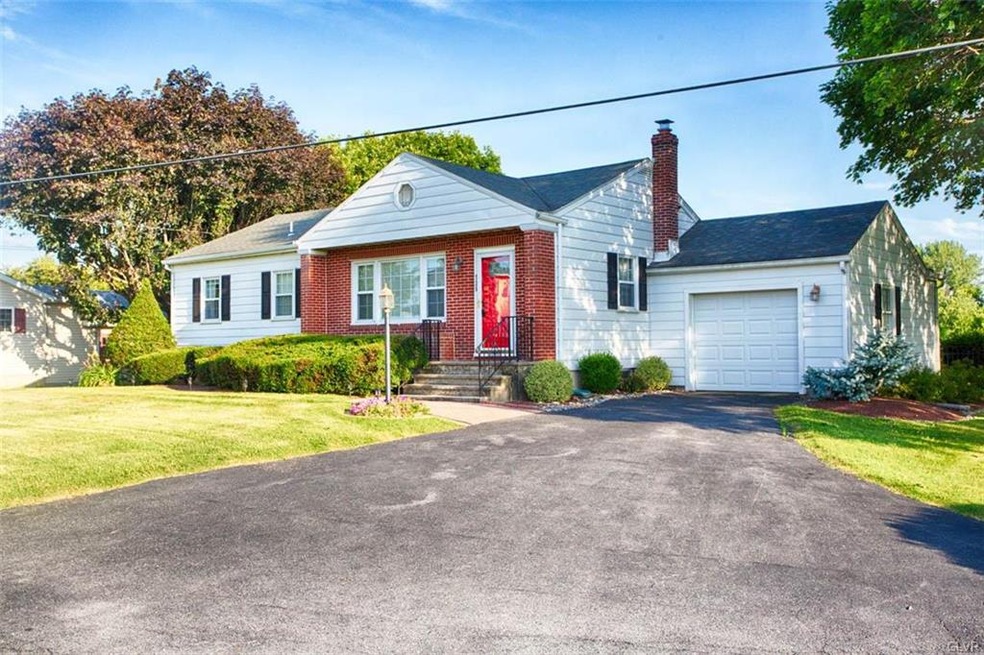 725 Seip Ave, Nazareth, PA 18064 - photo 1