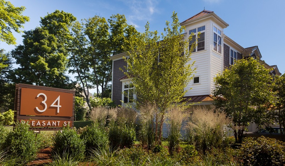 34 Pleasant St unit 7, Foxboro, MA 02035 - photo 1